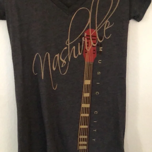 NWT Nashville Tee - Picture 3 of 4